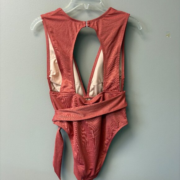 CUPSHE x JOJO FLETCHER Dusty Cedar Tall Tri & V Front High Waist Bikini Set - Picture 3 of 5